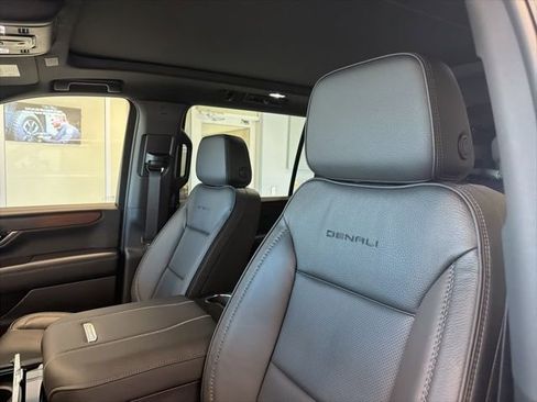 Used 2026 GMC Yukon XL Denali w/ Sun & Power Step Package image 18