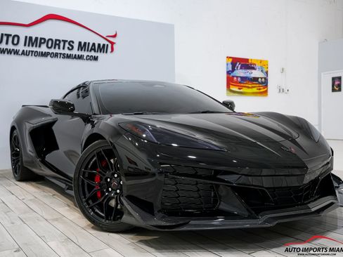 Used 2025 Chevrolet Corvette Z06 RWD image 28