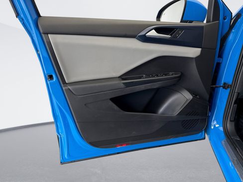 Used 2022 Volkswagen Taos SE image 9