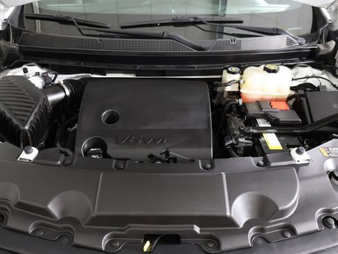 Used 2023 Chevrolet Traverse LT FWD image 21