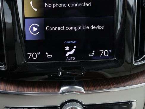 Used 2021 Volvo XC60 T6 Momentum w/ Advanced Package AWD/4WD image 25