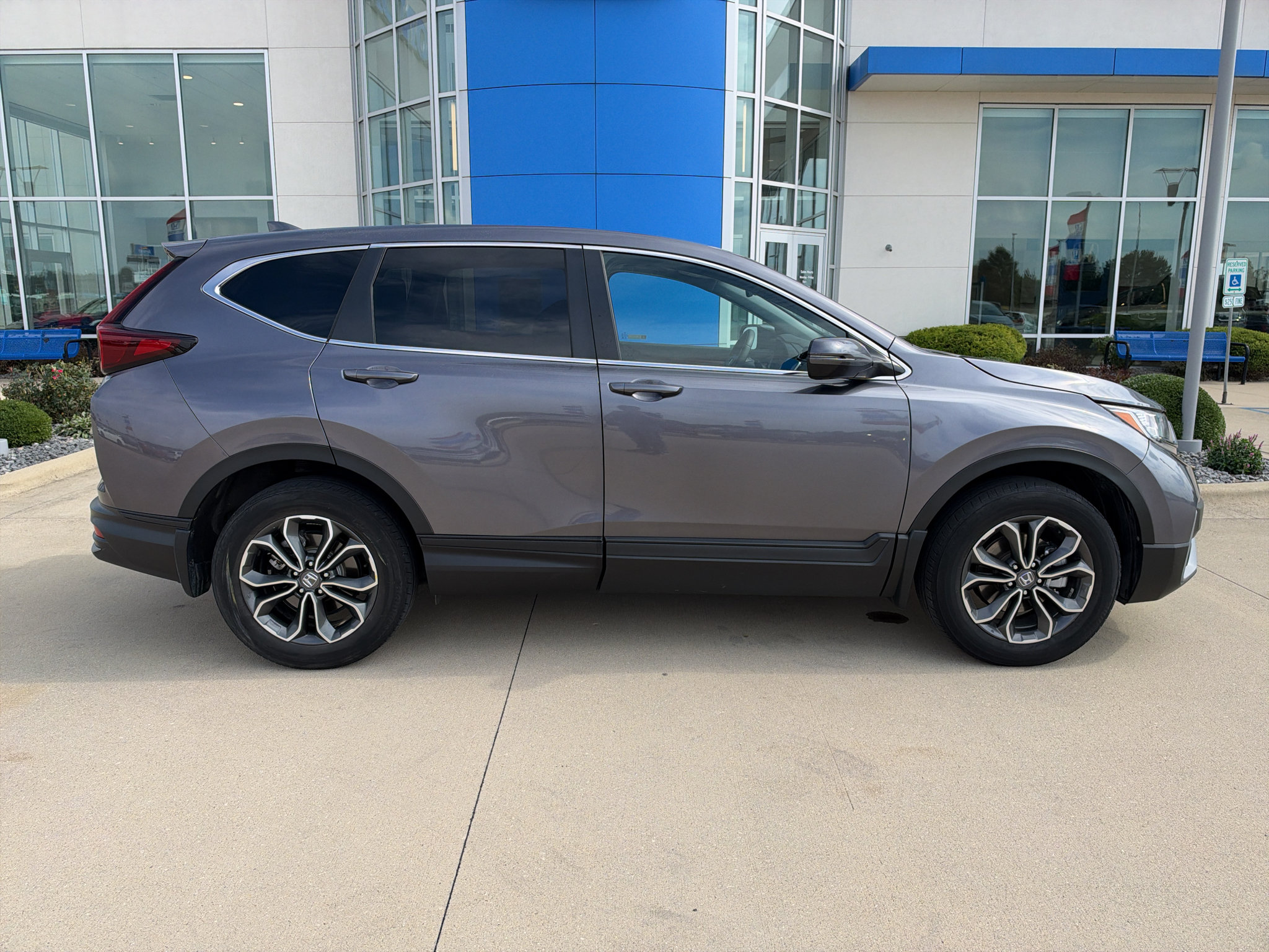 Used 2022 Honda CR-V EX image 4