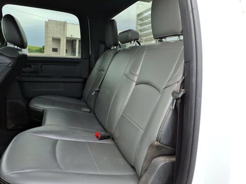 Used 2024 RAM 5500 Tradesman w/ Chrome Appearance Group AWD/4WD image 8