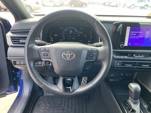 Certified 2025 Toyota Camry SE image 5