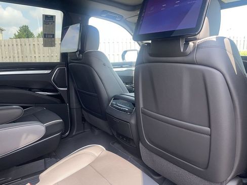 New 2026 Cadillac Escalade Luxury w/ Touring Package AWD/4WD image 30