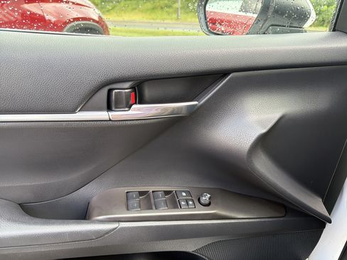 Used 2022 Toyota Camry SE w/ Carpet Mat Package (TMS) FWD image 15