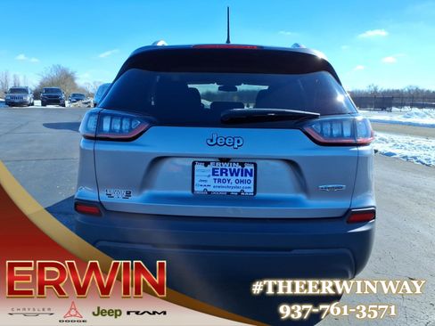 Used 2019 Jeep Cherokee Latitude w/ Cold Weather Group image 6