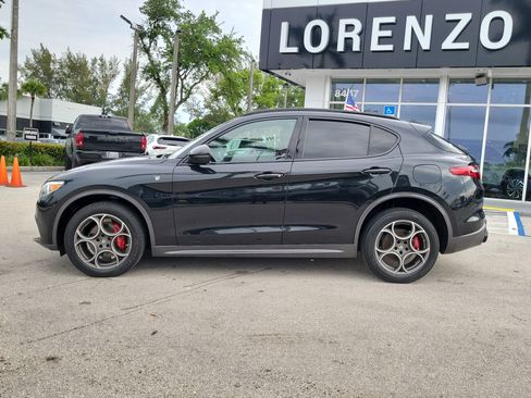 Used 2022 Alfa Romeo Stelvio Ti AWD/4WD image 8