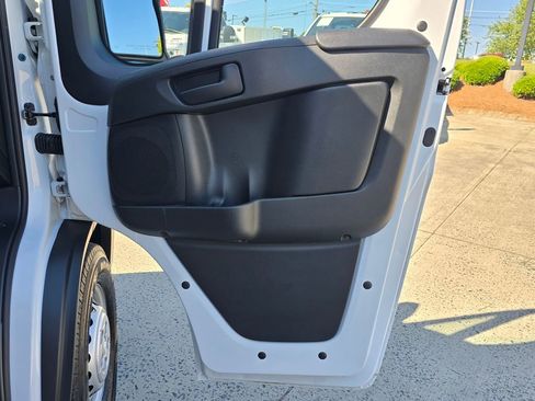 Used 2025 RAM ProMaster 1500 w/ Safety Group FWD image 16