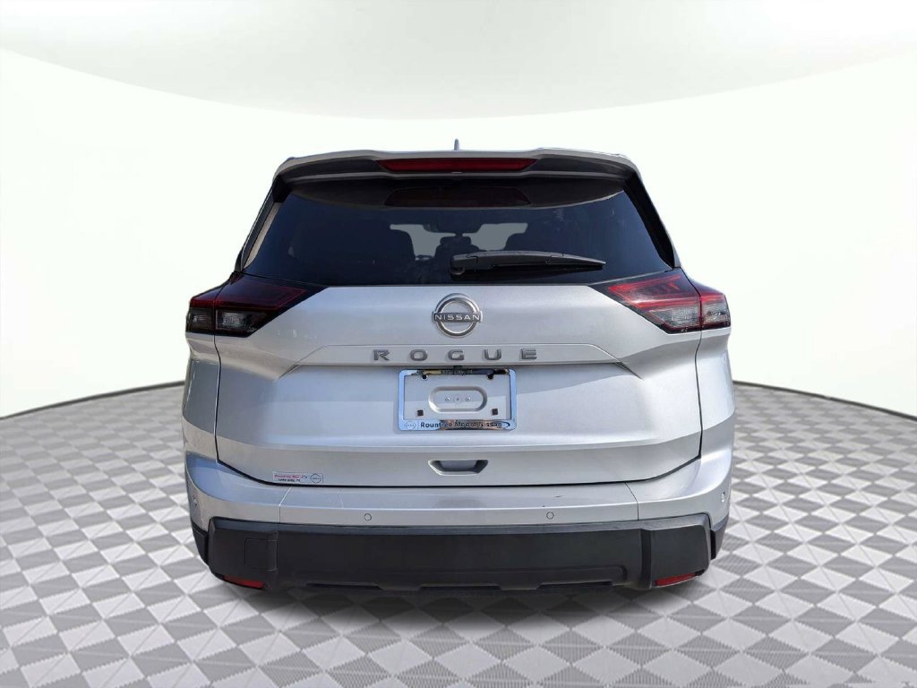 Used 2025 Nissan Rogue SV FWD image 4