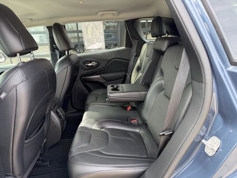 Used 2020 Jeep Cherokee Latitude Lux w/ Comfort/Convenience Group image 37