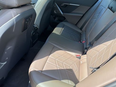 Used 2024 BMW 530i w/ Premium Package RWD image 24