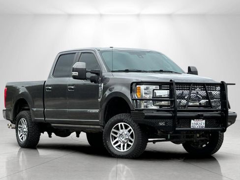 Used 2017 Ford F250 Lariat w/ Lariat Ultimate Package AWD/4WD image 1