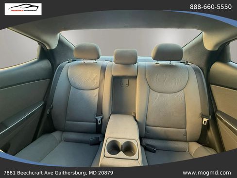 Used 2013 Hyundai Elantra GLS w/ Preferred Pkg FWD image 19