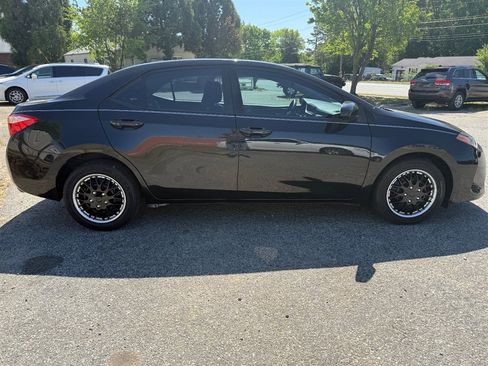 Used 2019 Toyota Corolla LE FWD image 6