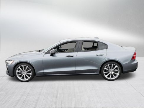Used 2021 Volvo S60 T5 Momentum w/ Premium Package AWD/4WD image 4