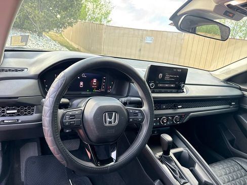 Used 2023 Honda Accord EX image 13