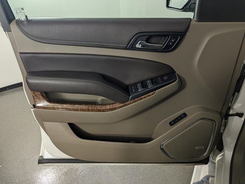 Used 2017 Chevrolet Suburban Premier image 9