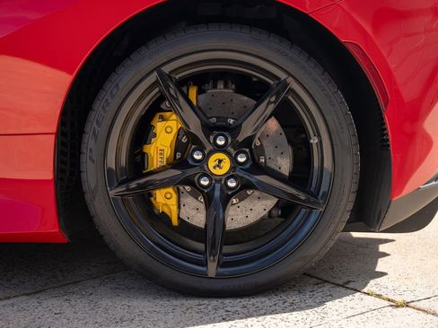 Used 2021 Ferrari F8 Tributo RWD image 19