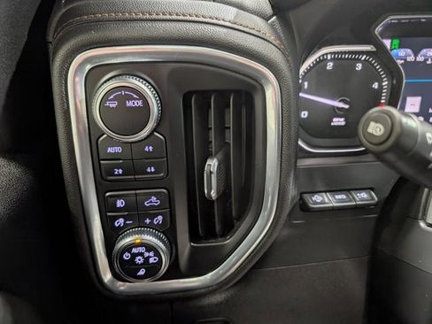 Used 2021 GMC Sierra 2500 AT4 w/ AT4 Premium Plus Package AWD/4WD image 26