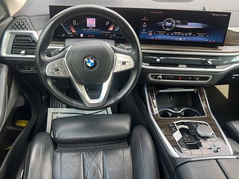 Used 2025 BMW X7 xDrive40i AWD/4WD image 12