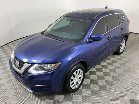 Used 2018 Nissan Rogue S FWD image 2
