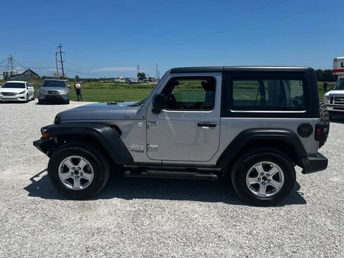 Used 2019 Jeep Wrangler Sport AWD/4WD image 6