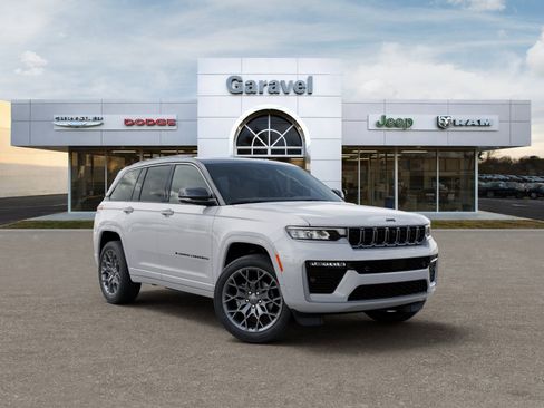 New 2026 Jeep Grand Cherokee Summit image 5