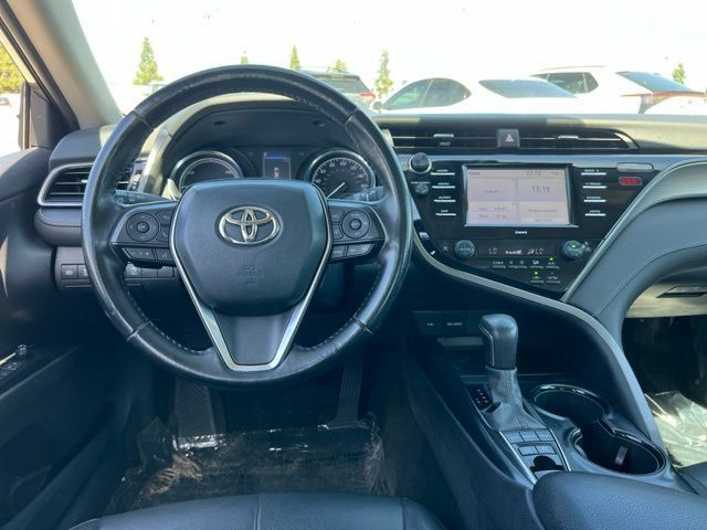 Used 2020 Toyota Camry SE FWD image 13