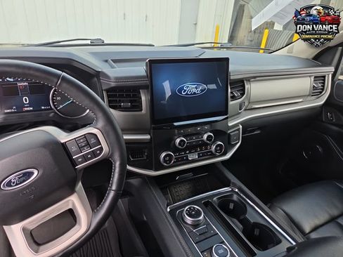 Used 2024 Ford Expedition XLT AWD/4WD image 17