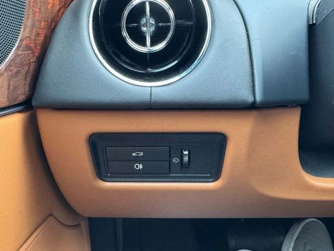 Used 2017 Jaguar XJ L Portfolio image 24