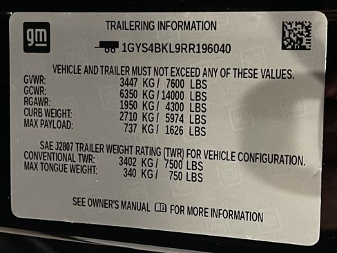 Used 2024 Cadillac Escalade Premium Luxury w/ LPO, Floor Liner Package AWD/4WD image 25