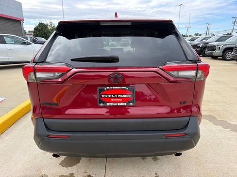 Used 2024 Toyota RAV4 LE FWD image 6