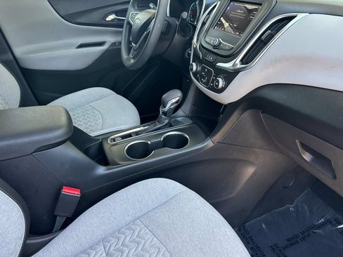 Used 2022 Chevrolet Equinox LT FWD image 16