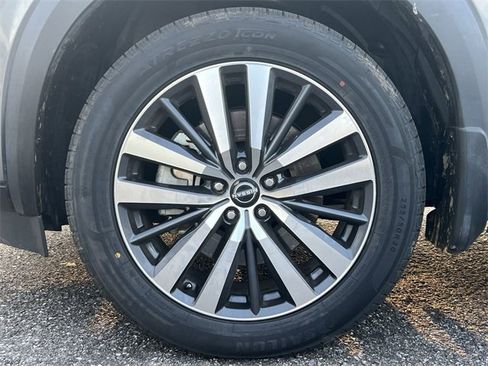 Used 2022 Nissan Pathfinder Platinum w/ Cargo Package image 10