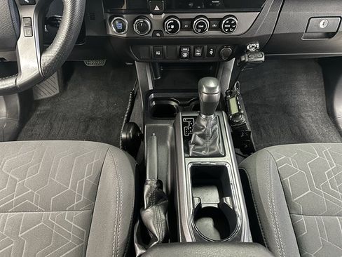 Used 2018 Toyota Tacoma TRD Off-Road AWD/4WD image 21