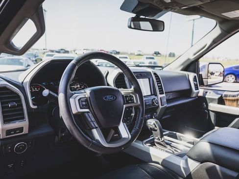 Used 2019 Ford F150 Lariat image 2