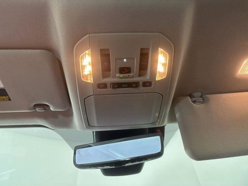 Used 2025 Toyota Highlander Platinum image 34