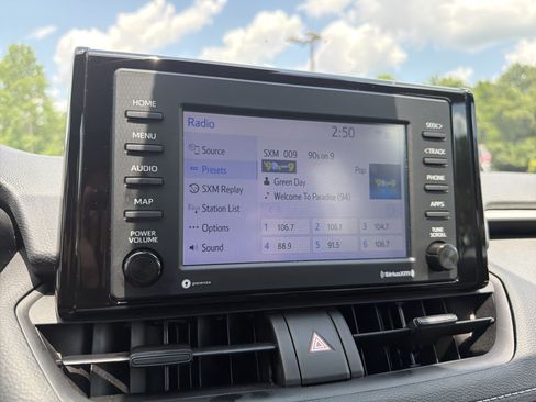 Certified 2021 Toyota RAV4 LE FWD image 6