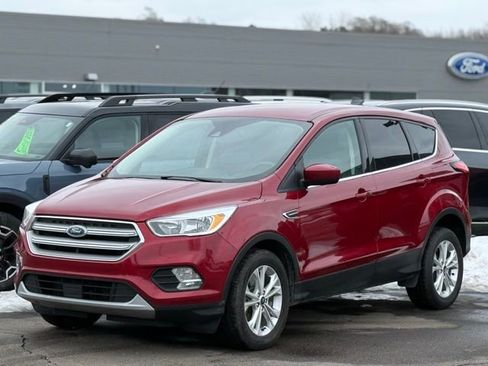 Certified 2019 Ford Escape SE image 28