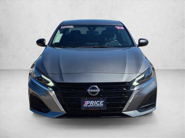 Used 2025 Nissan Altima 2.5 SV FWD image 2