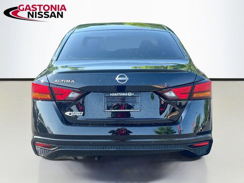 Used 2024 Nissan Altima 2.5 S FWD image 7
