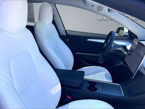 Used 2022 Tesla Model 3 Long Range AWD/4WD image 7