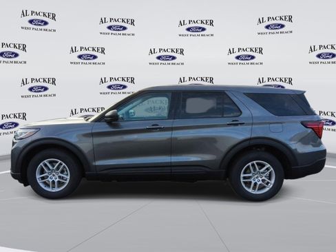 New 2026 Ford Explorer Active RWD image 2