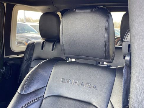 Used 2023 Jeep Wrangler Unlimited Sahara w/ Safety Group image 23