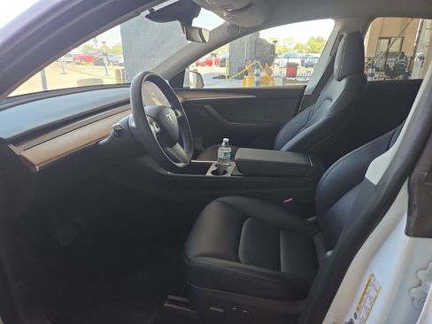 Used 2022 Tesla Model Y Long Range AWD/4WD image 6