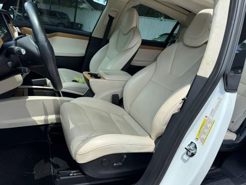 Used 2018 Tesla Model X 100D AWD/4WD image 3