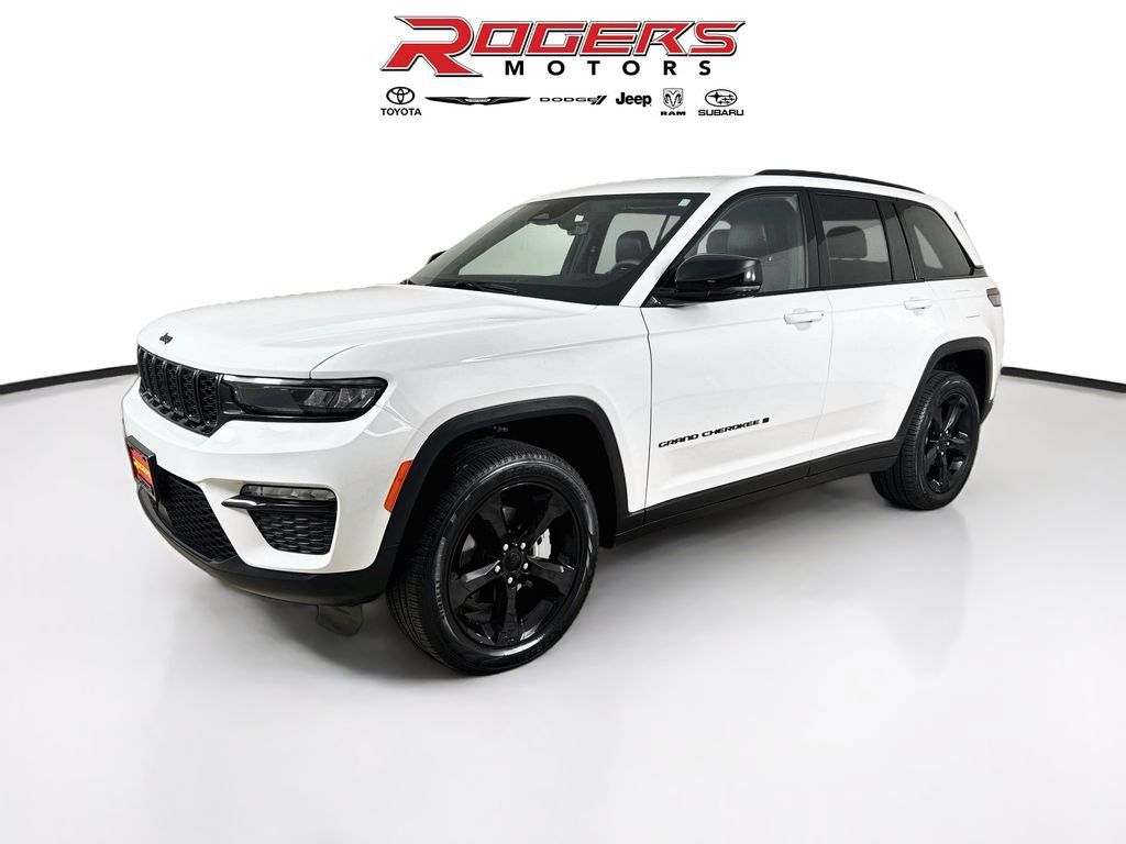 Certified 2025 Jeep Grand Cherokee Limited w/ Black Appearance Package AWD/4WD image 3