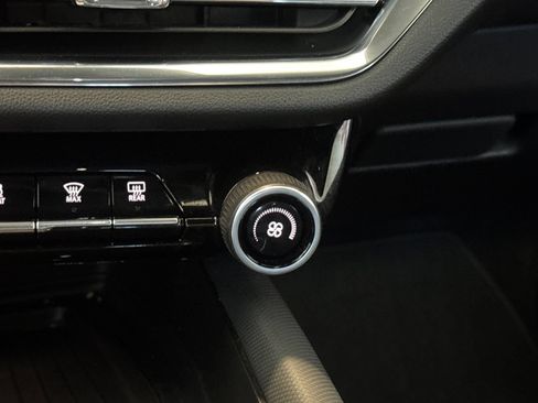 Used 2024 Chevrolet Equinox EV LT FWD image 28
