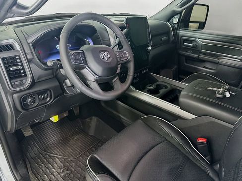 Used 2025 RAM 3500 Laramie AWD/4WD image 31